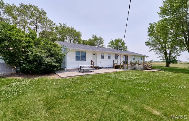 $285,000 | 339 White Road, Hawk Point, MO 63349