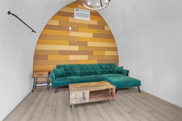 $1,499,000 | 215 Fm 2929 Road, Huntsville, TX 77340