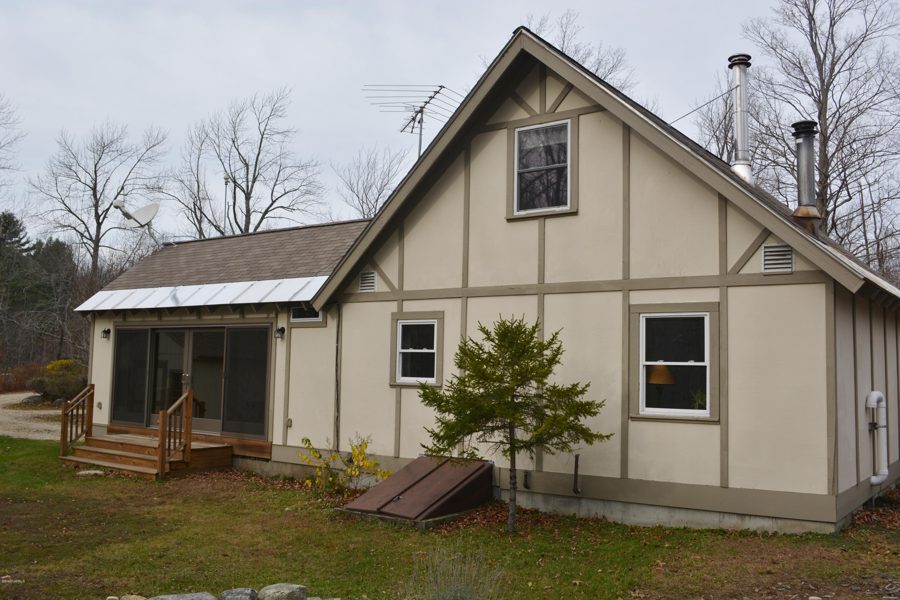 809 County Road Becket, MA 01223 - Photo 3 of 30 Exterior