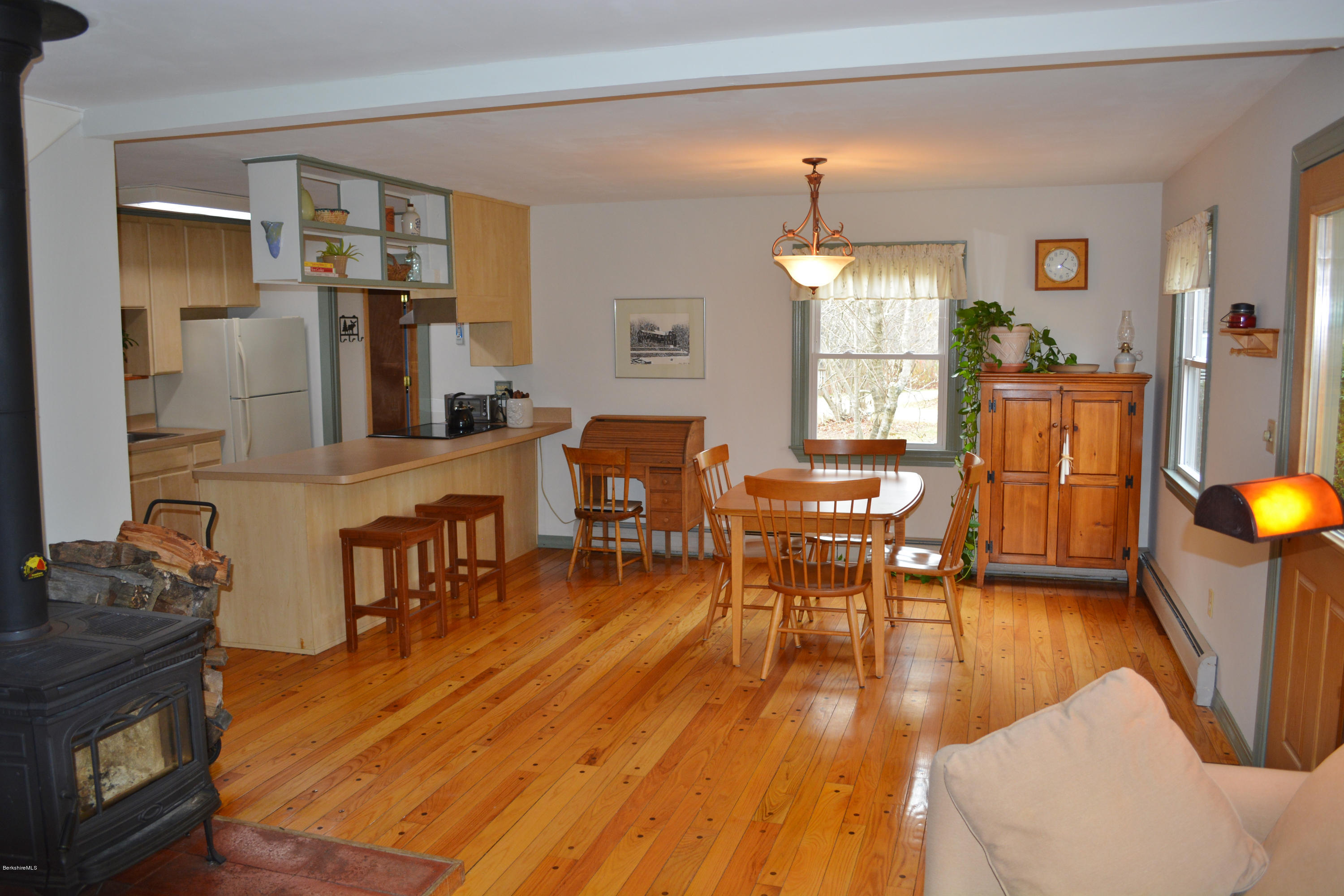 809 County Road Becket, MA 01223 - Photo 5 of 30 Great Room