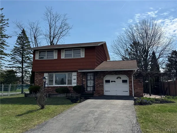 $299,900 | 128 Washburn Drive, De Witt, NY 13057