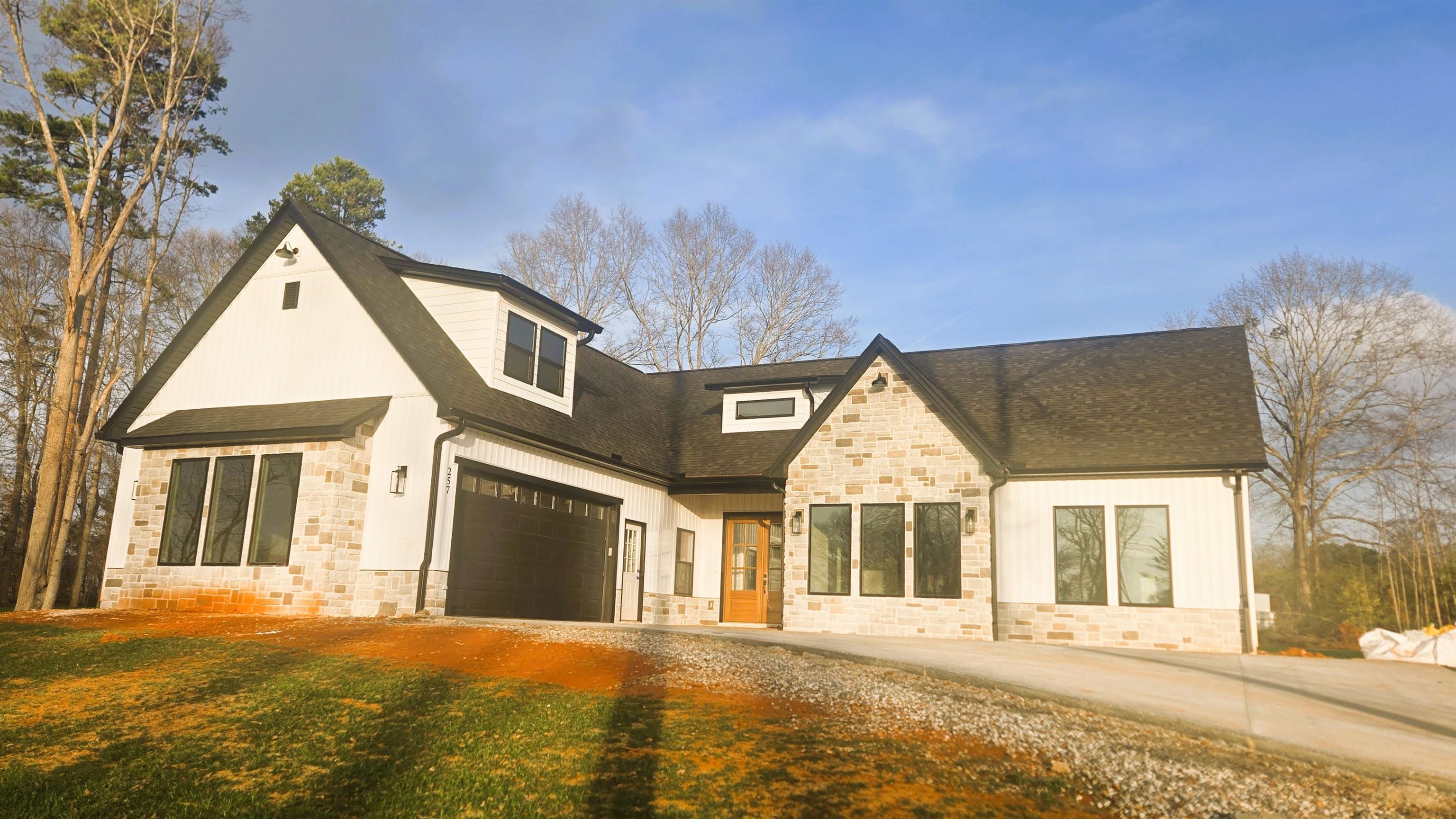 257 State Rd S-42-742 Wellford, SC 29385 - Photo 1 of 29