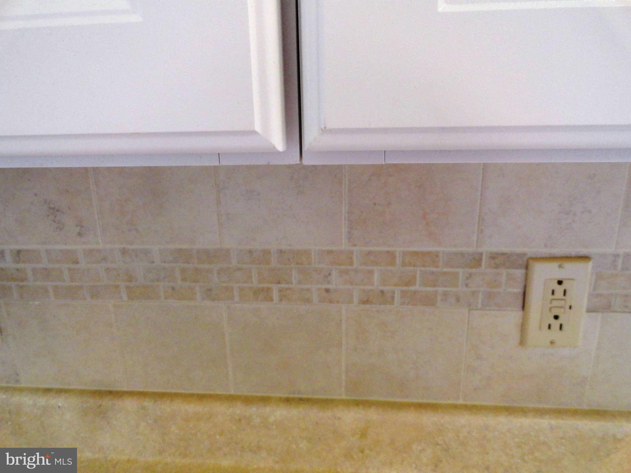512 Shipley Road Linthicum Heights, MD 21090 - Photo 5 of 30 decorative tile backsplash in Kitchen