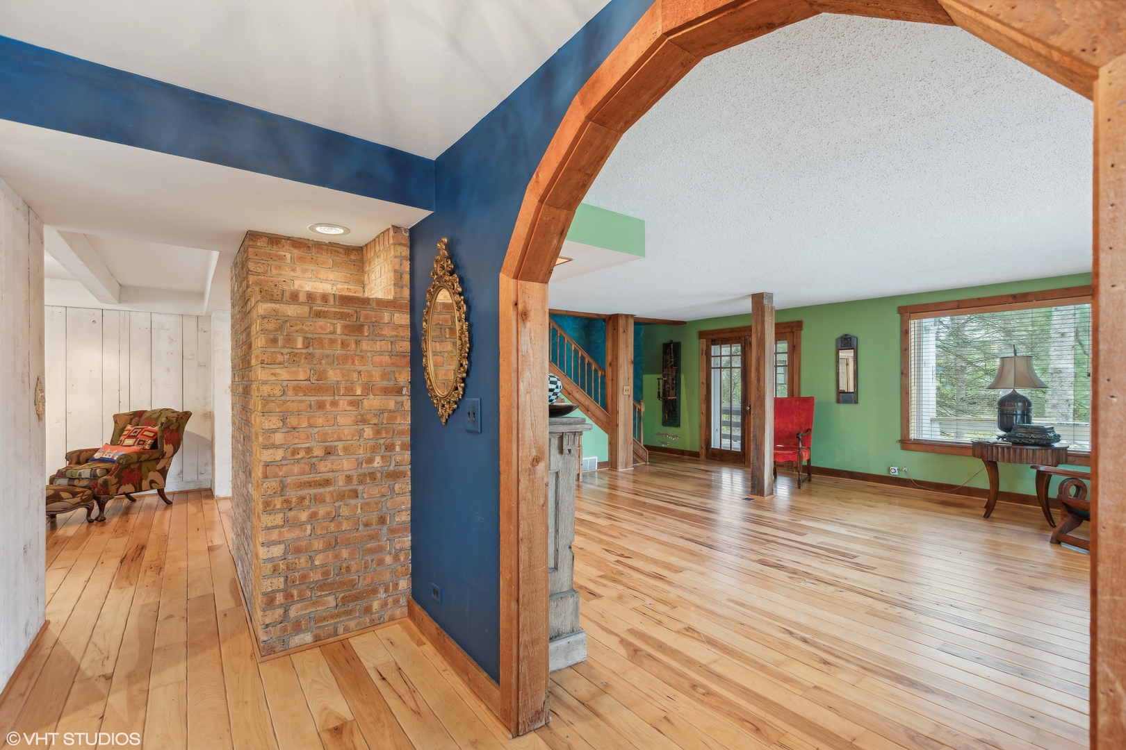 6618 West Hillside Road Crystal Lake, IL 60012 - Photo 3 of 24 Gallery Image 3