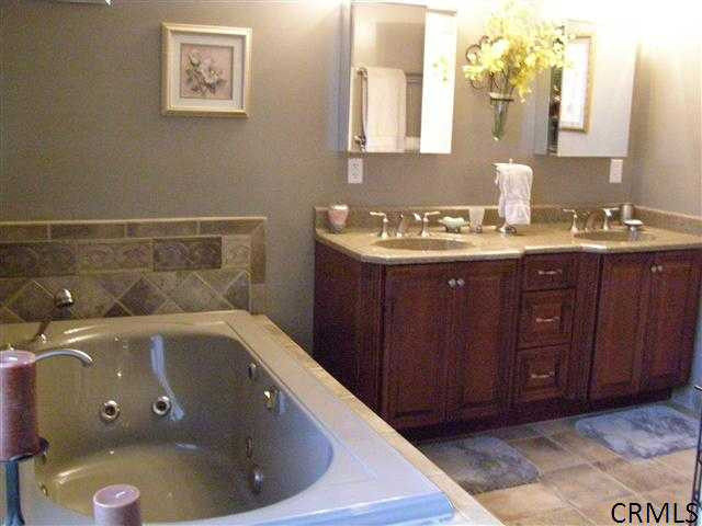 534 Wemple Road Bethlehem, NY 12077 - Photo 9 of 15 Photo 9