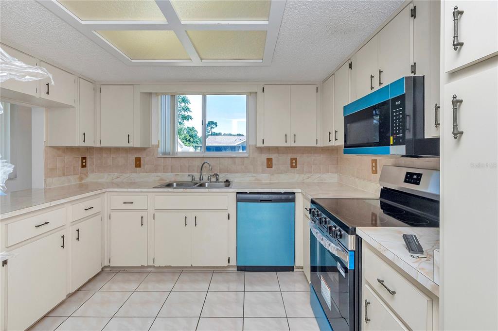 8487 Southwest 108th Place Ocala, FL 34481 - Photo 8 of 49