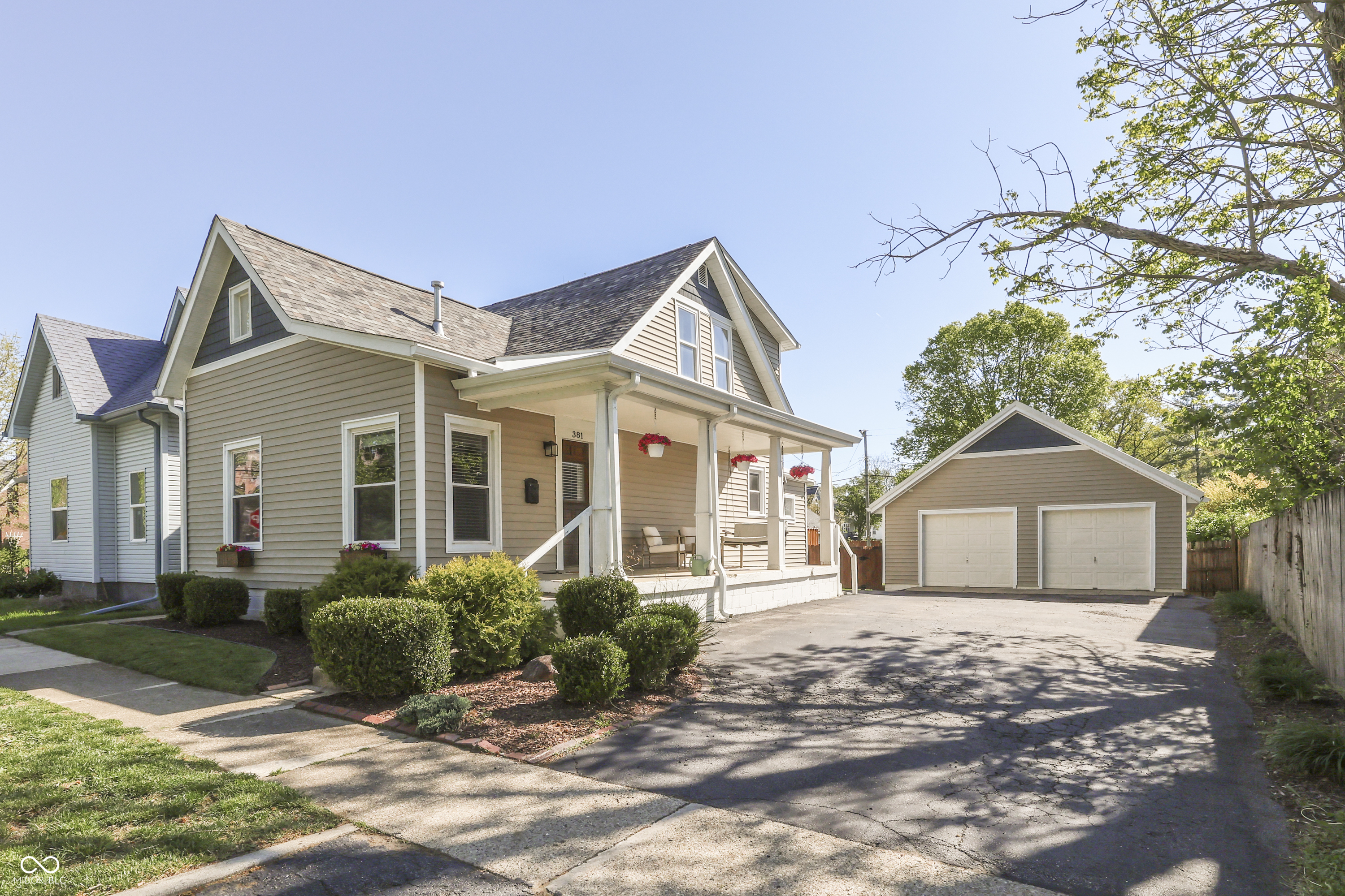 381 Walnut Street Franklin, IN 46131 - Photo 3 of 43
