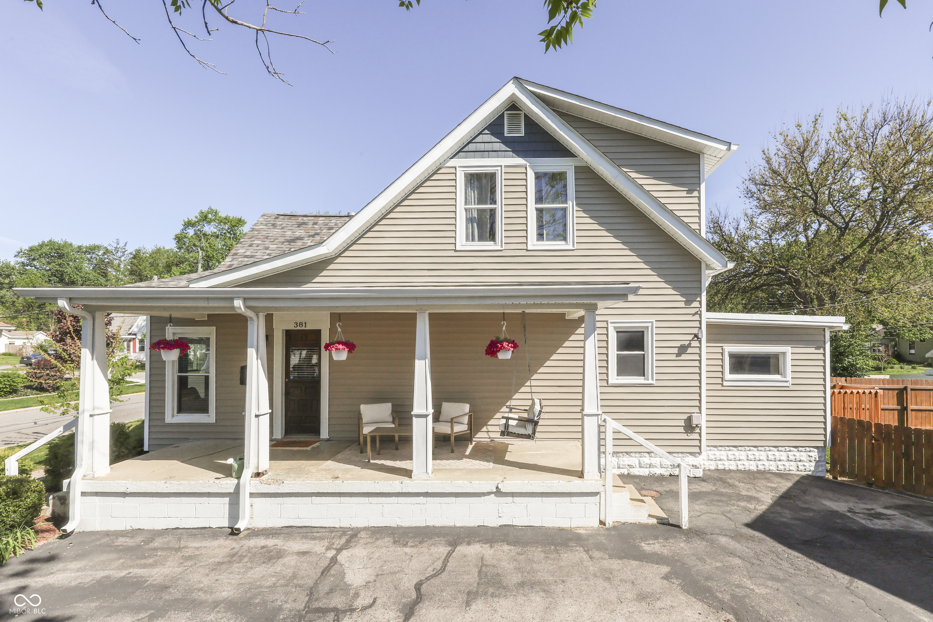381 Walnut Street Franklin, IN 46131 - Photo 4 of 43