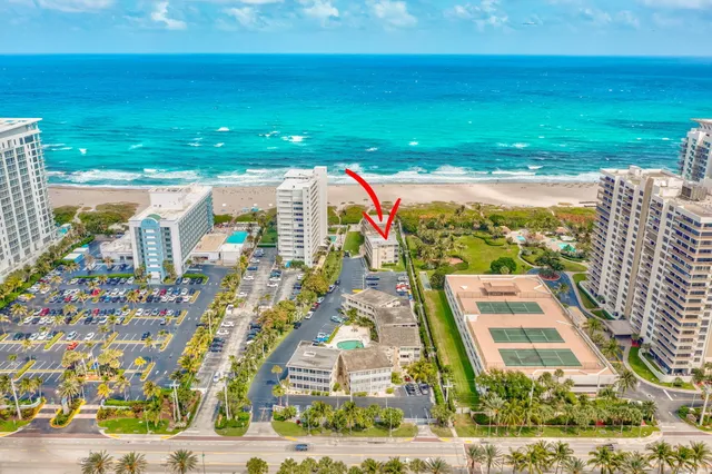 a view of an ocean view