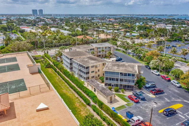 $299,000 | 3600 North Ocean Drive, Unit 221, Singer Island, FL 33404