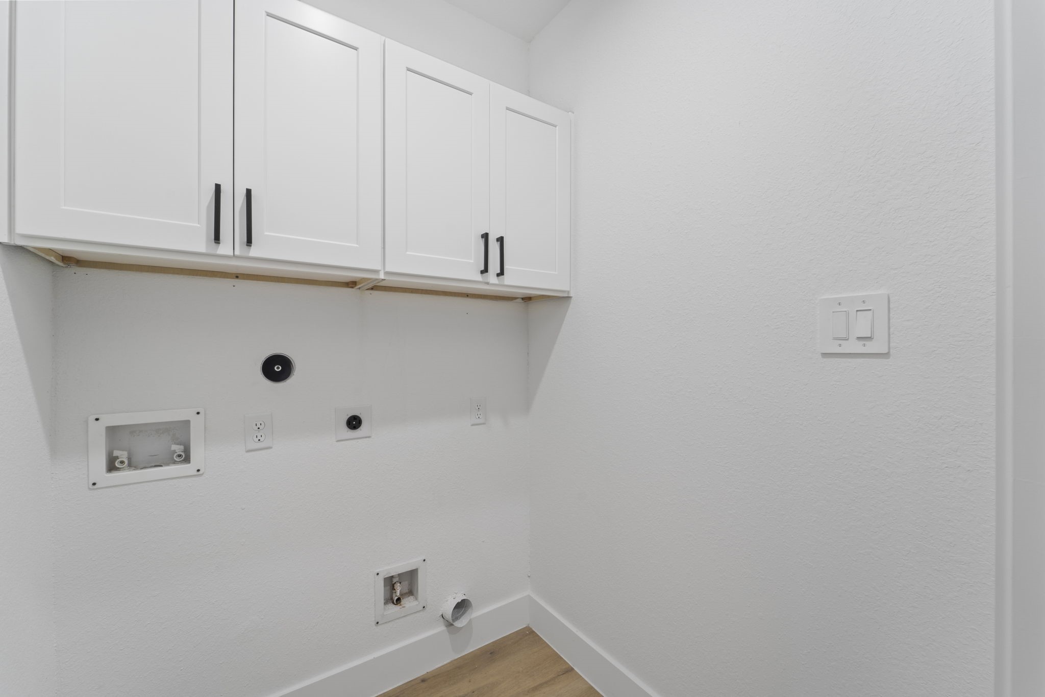 6631 Foster Street Houston, TX 77021 - Photo 11 of 21 a view of cabinets