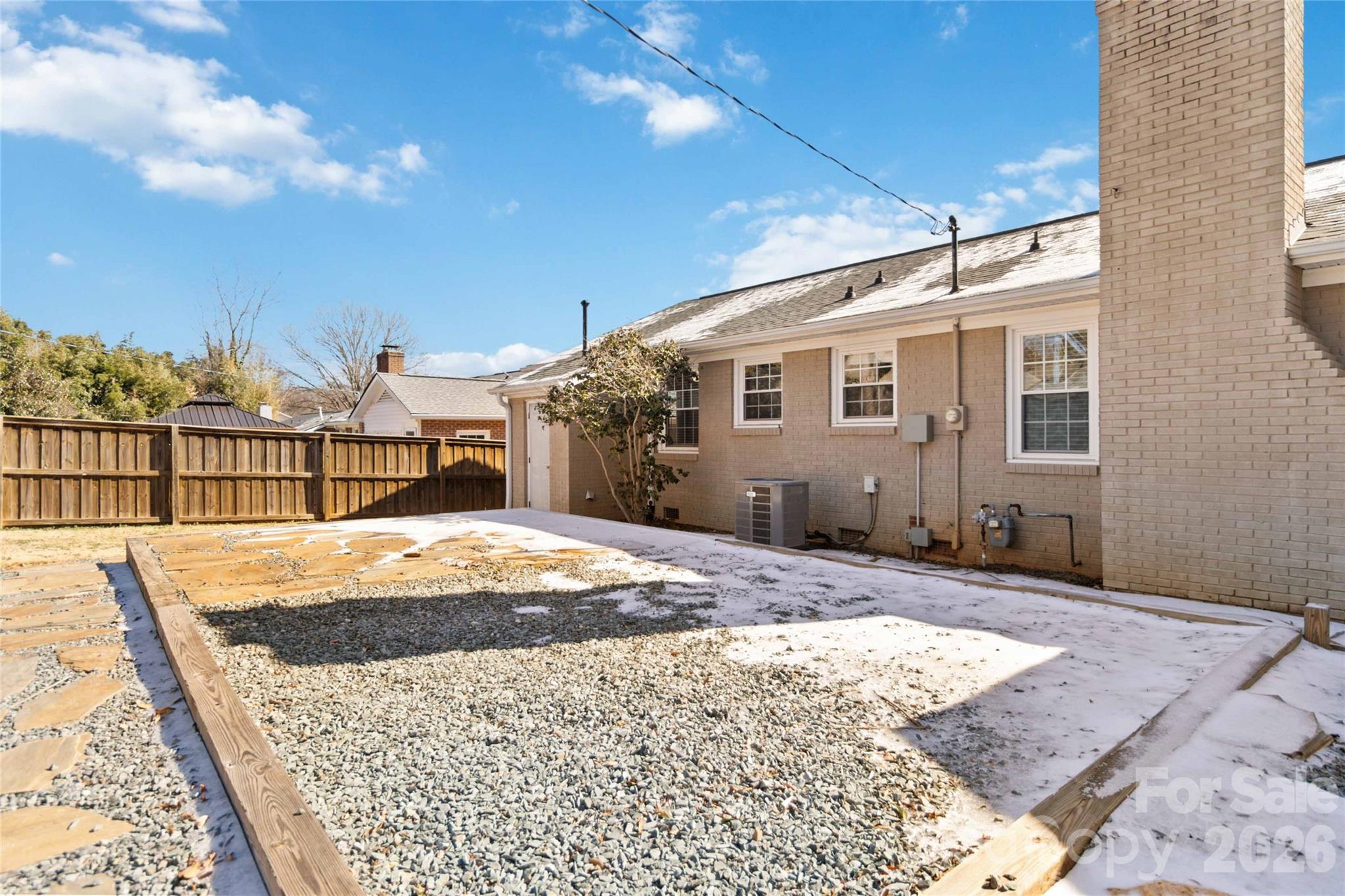 3750 Havenwood Road Charlotte, NC 28205 - Photo 35 of 37 a view of a backyard of a house