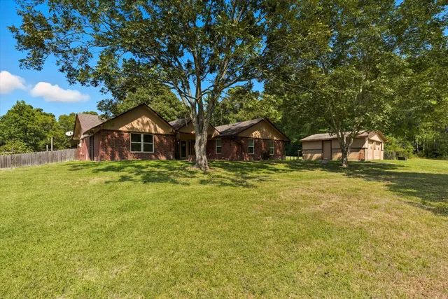 $725,000 | 101 Merino Drive, Huntsville, TX 77340