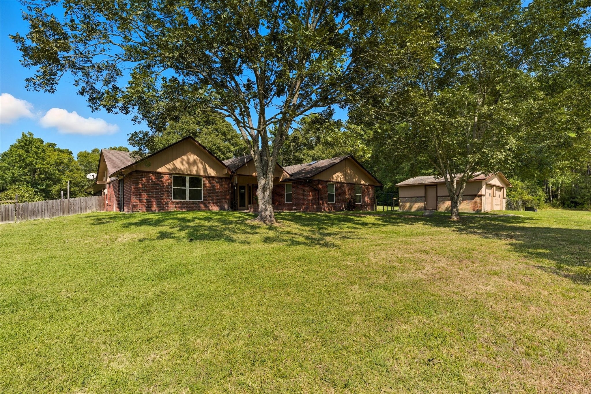 101 Merino Drive Huntsville, TX 77340 - Photo 3 of 42