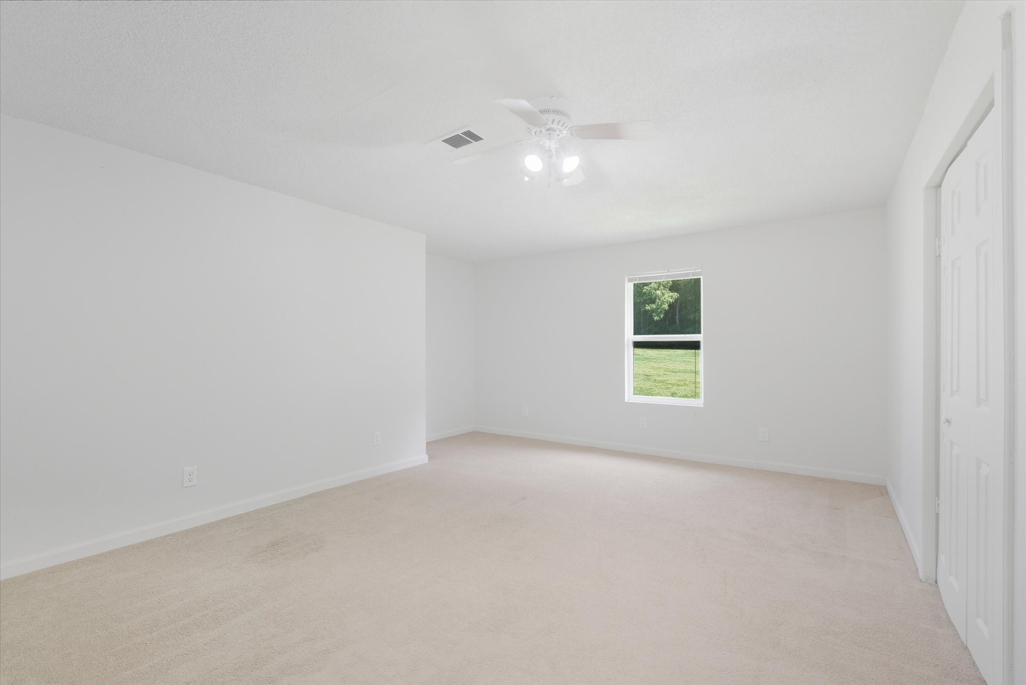 101 Merino Drive Huntsville, TX 77340 - Photo 31 of 42 Large guest bedroom