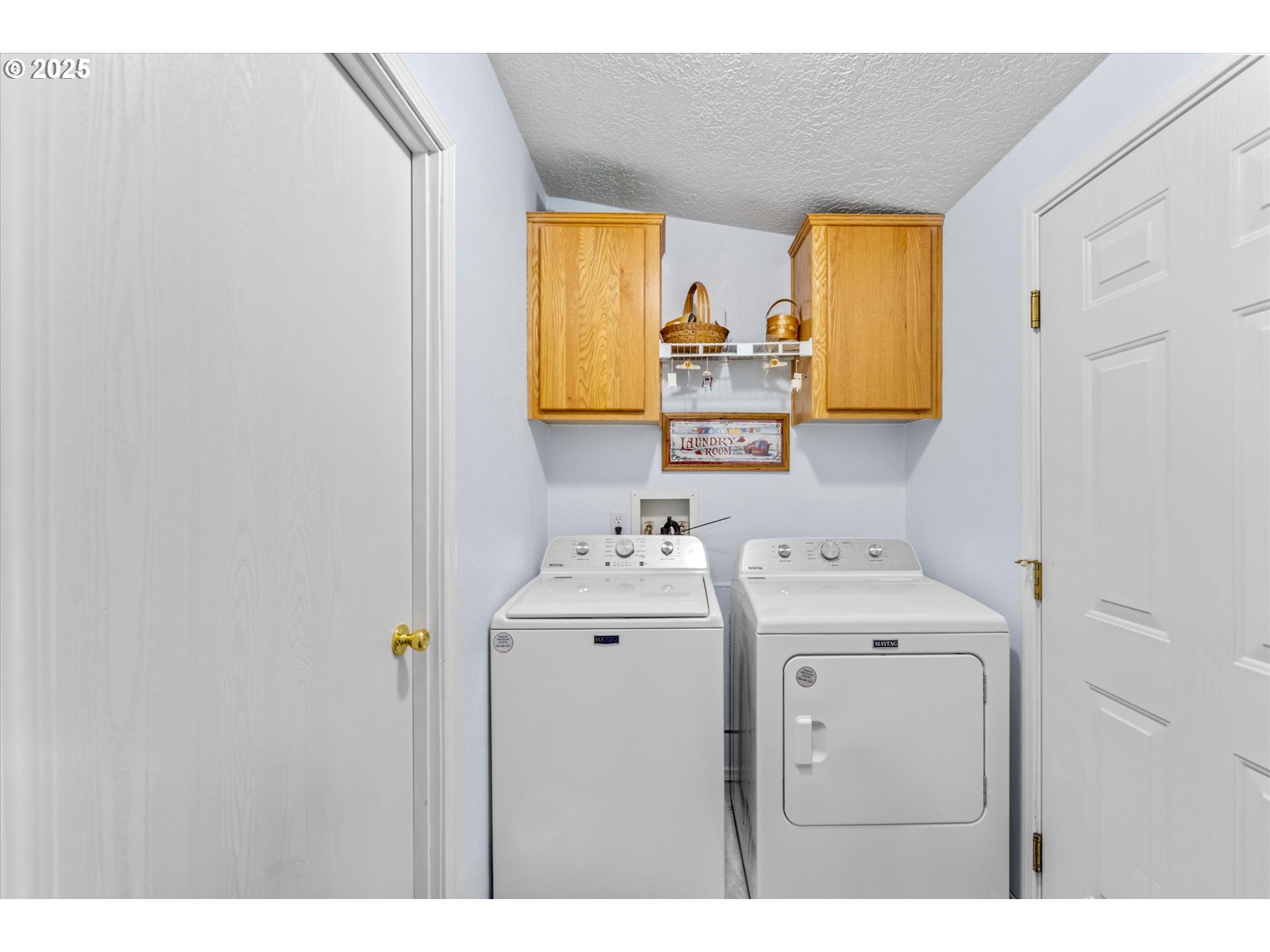 29010 Northeast 63rd Circle Camas, WA 98607 - Photo 21 of 30 a utility room with dryer and washer
