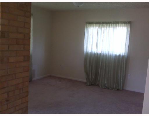 330 Henon Avenue Rochester, PA 15074 - Photo 7 of 7 Living Room.