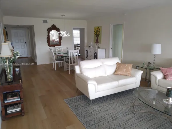 $3,200 | 3510 Oaks Way, Unit 509, Pompano Beach, FL 33069