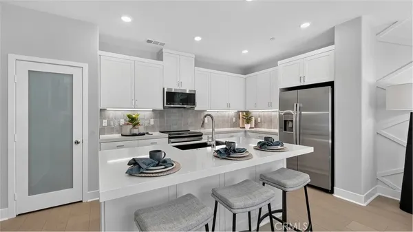 $869,990 | 500 Park Drive, Unit 18, Carson, CA 90745