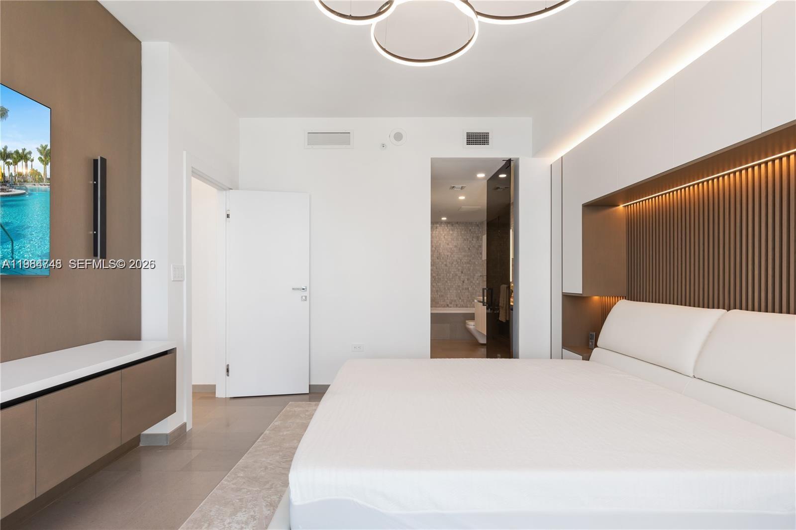 88 Southwest 7th Street, Unit 3406 Miami, FL 33130 - Photo 19 of 39