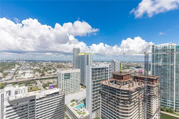$5,750 | 88 Southwest 7th Street, Unit 3406, Miami, FL 33130
