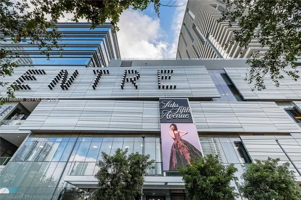 $5,750 | 88 Southwest 7th Street, Unit 3406, Miami, FL 33130