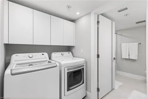 $10,500 | 21 Bluebill Avenue, Unit B302, Naples, FL 34108