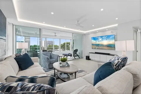 $10,500 | 21 Bluebill Avenue, Unit B302, Naples, FL 34108