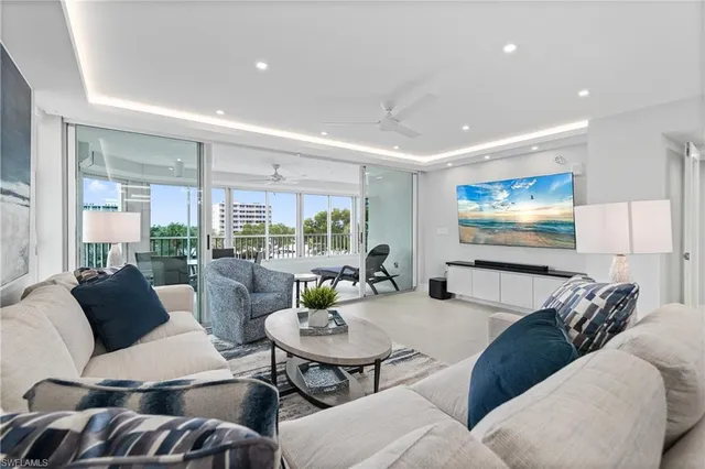 $10,500 | 21 Bluebill Avenue, Unit B302, Naples, FL 34108