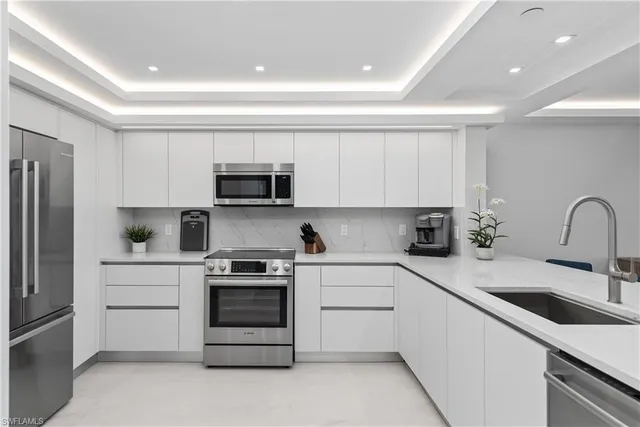 $10,500 | 21 Bluebill Avenue, Unit B302, Naples, FL 34108