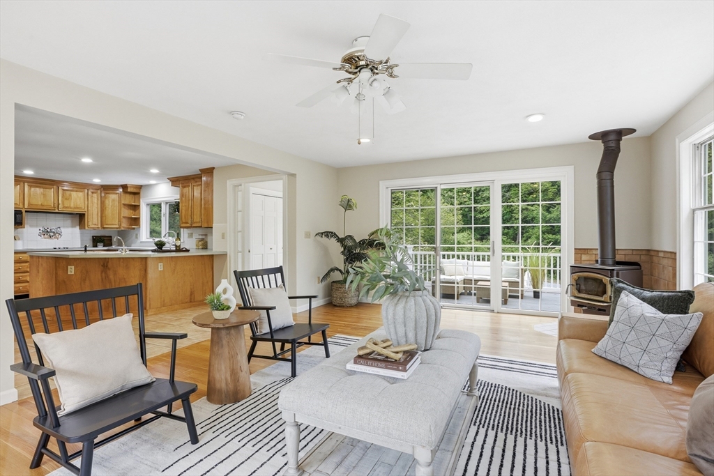106 Concord Road Bedford, MA 01730 - Photo 2 of 38