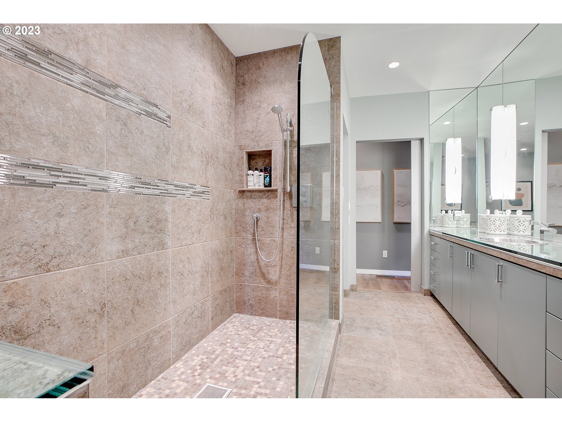 2208 Southwest Hoffman Avenue Portland, OR 97201 - Photo 23 of 32