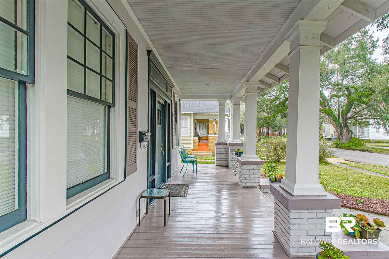 208 Tuttle Avenue Mobile, AL 36604 - Photo 3 of 50