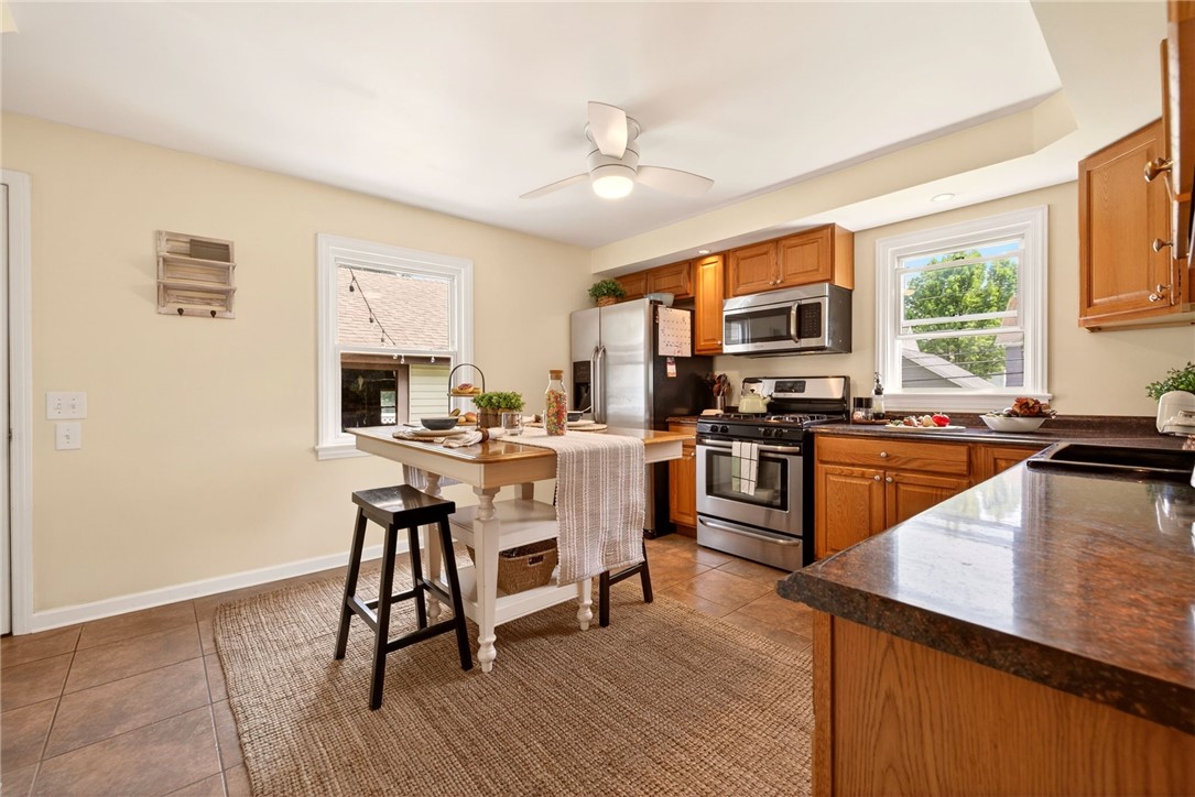 293 Brett Road Irondequoit, NY 14609 - Photo 10 of 33