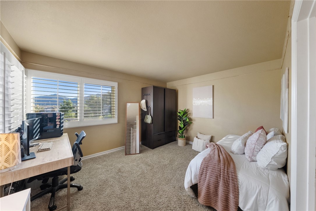 30230 De Portola Road Temecula, CA 92592 - Photo 29 of 76 Downstairs bedroom with en suite bathroom