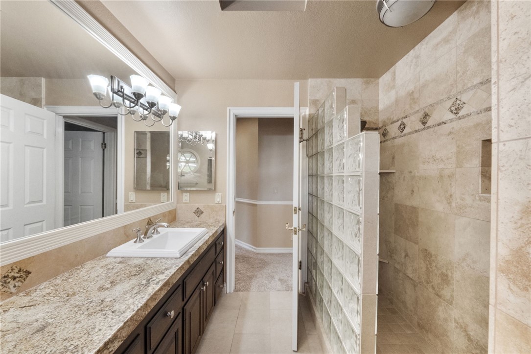 30230 De Portola Road Temecula, CA 92592 - Photo 43 of 76 Upstairs full bathroom