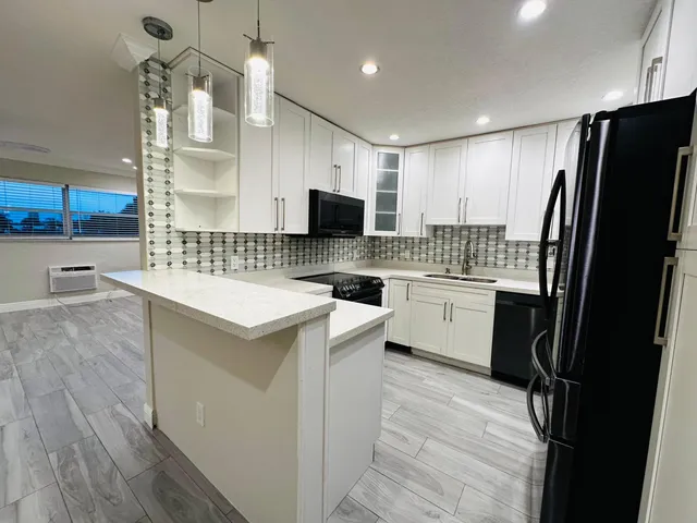 a view of entryway and hall