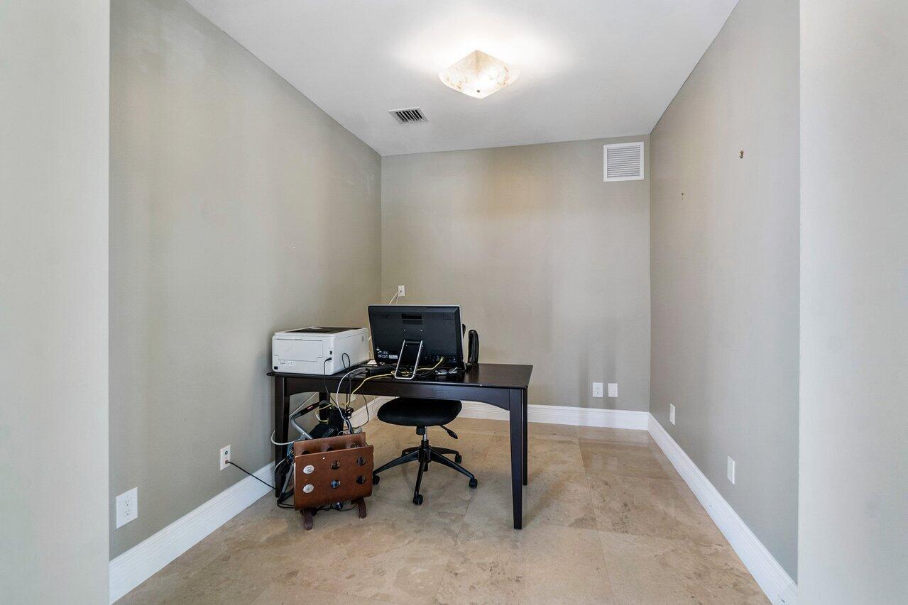 217 Thatch Palm Drive Boca Raton, FL 33432 - Photo 14 of 51 Office