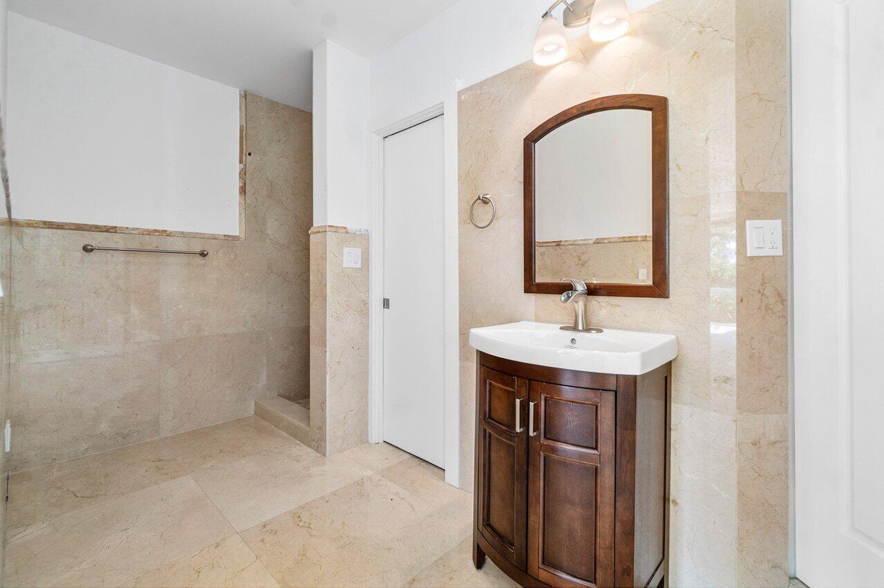 217 Thatch Palm Drive Boca Raton, FL 33432 - Photo 32 of 51 Cabana Bath