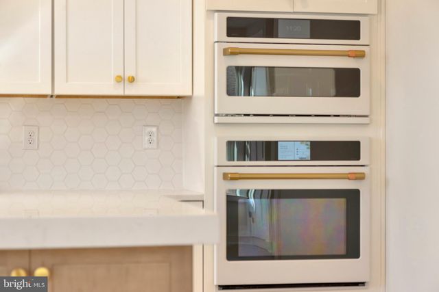 $2,300,000 | 24 West Atlantic Street, Fenwick Island, DE 19944