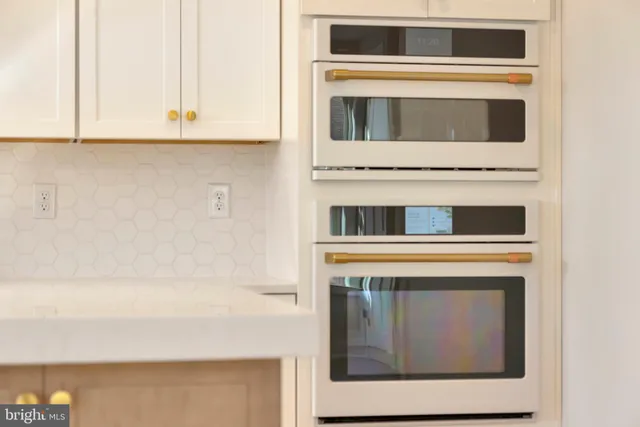 $2,300,000 | 24 West Atlantic Street, Fenwick Island, DE 19944