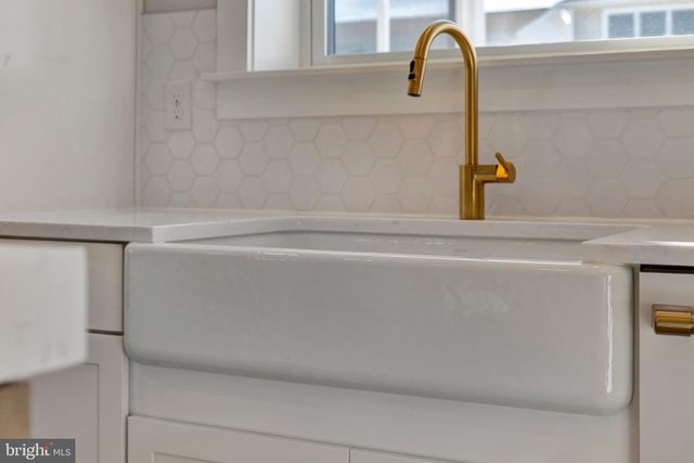 $2,300,000 | 24 West Atlantic Street, Fenwick Island, DE 19944