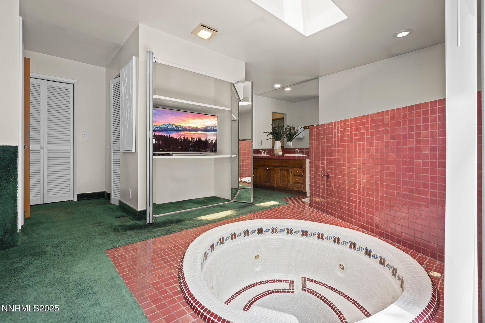 2770 Solari Drive Reno, NV 89509 - Photo 11 of 28 Primary Bathroom