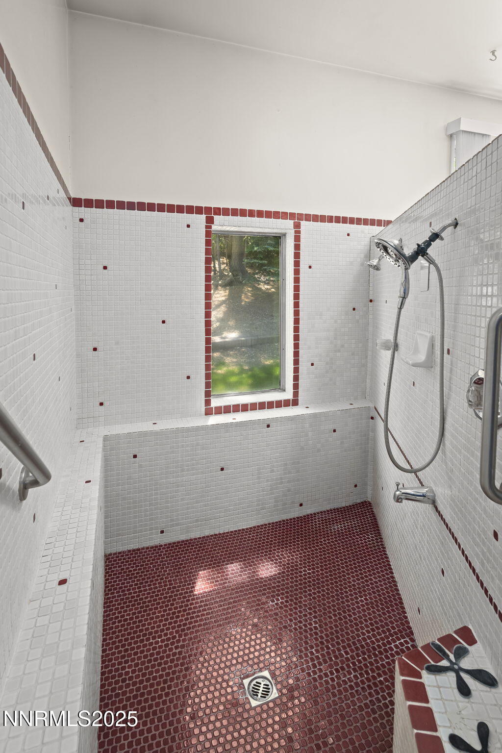 2770 Solari Drive Reno, NV 89509 - Photo 13 of 28 Primary Bathroom