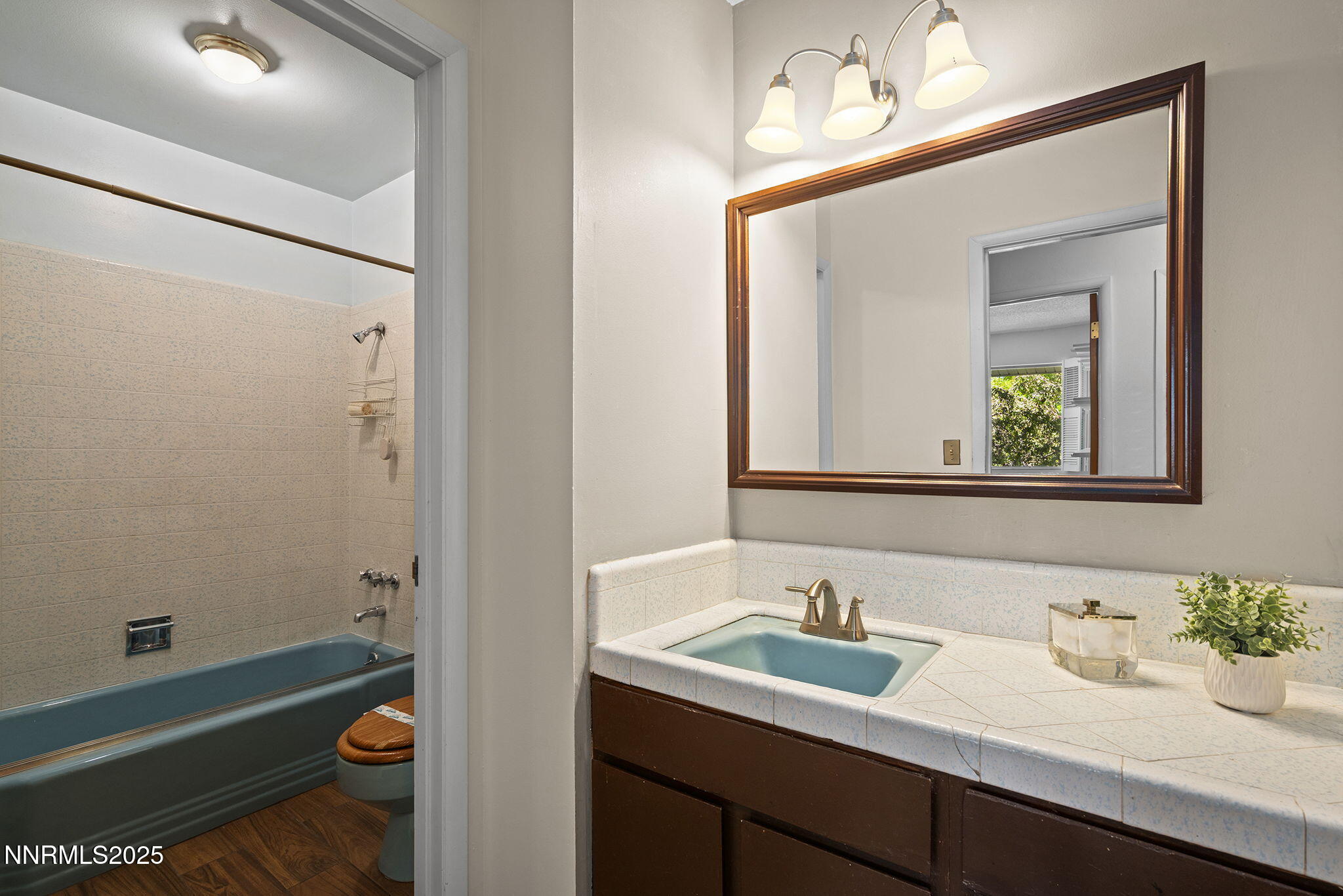 2770 Solari Drive Reno, NV 89509 - Photo 15 of 28 Upstairs Hall Bath