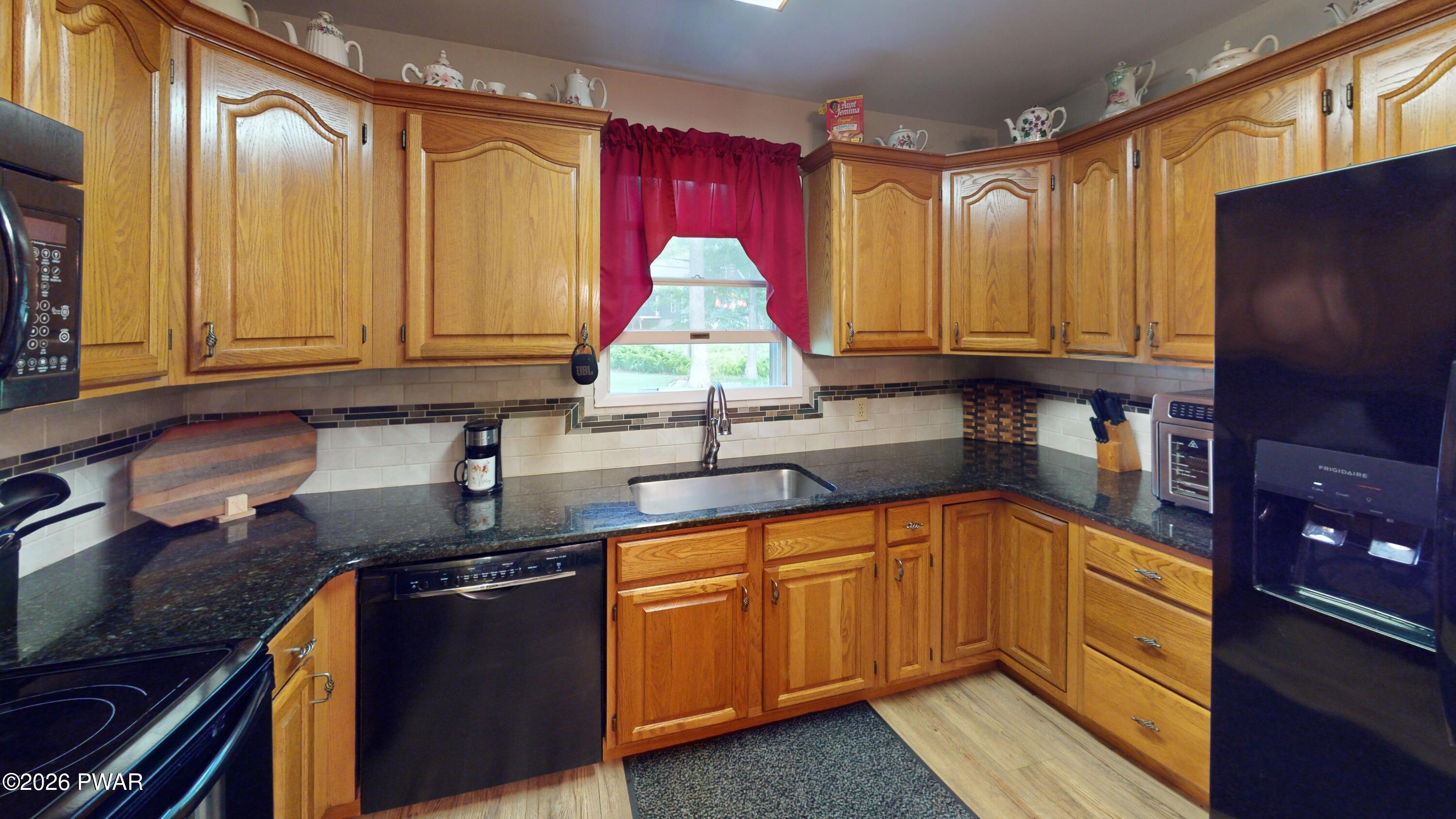 327 Rock Oak Road Dingmans Ferry, PA 18328 - Photo 8 of 31