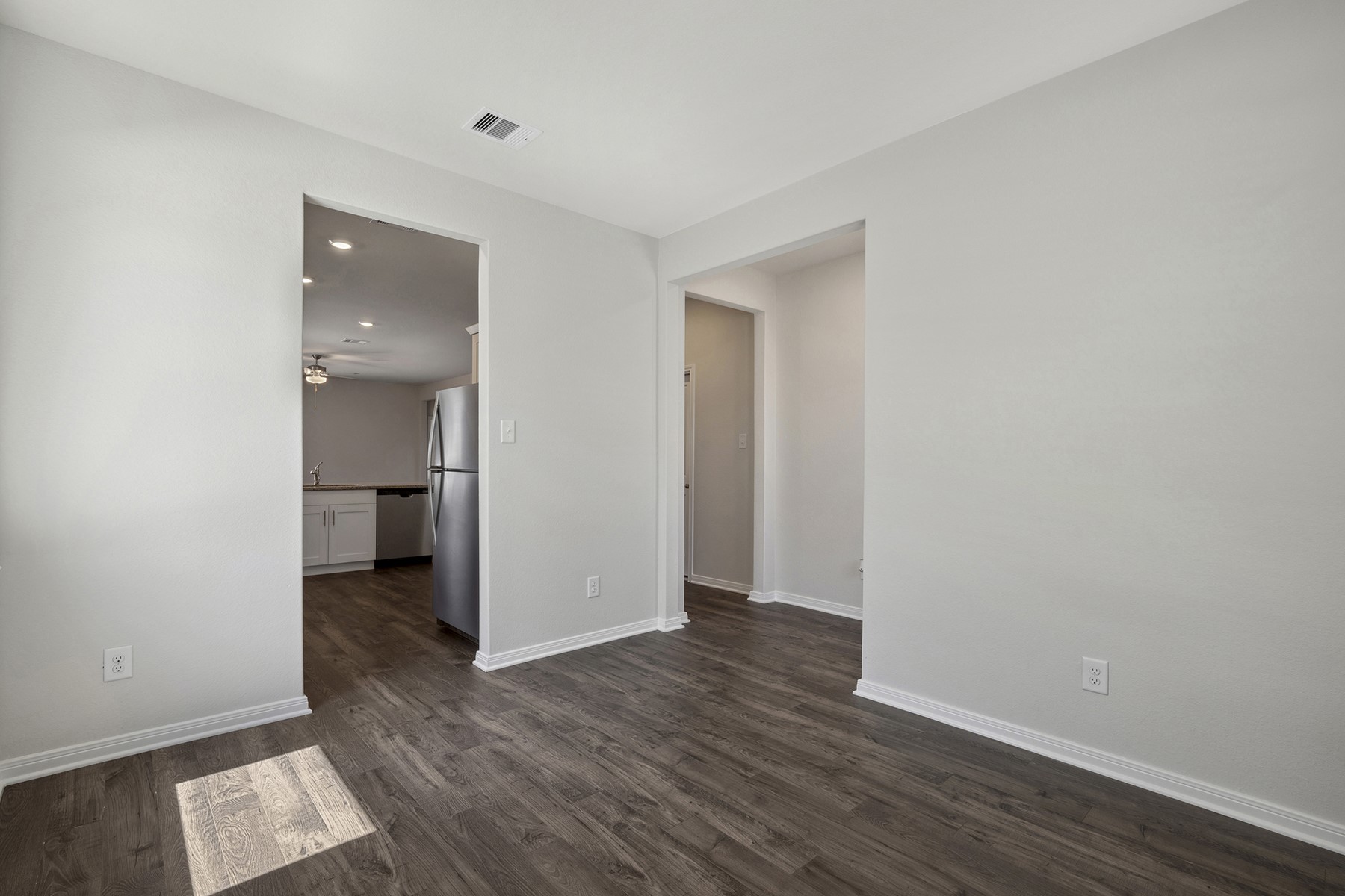 10403 Red Cardinal Drive Cleveland, TX 77328 - Photo 5 of 25