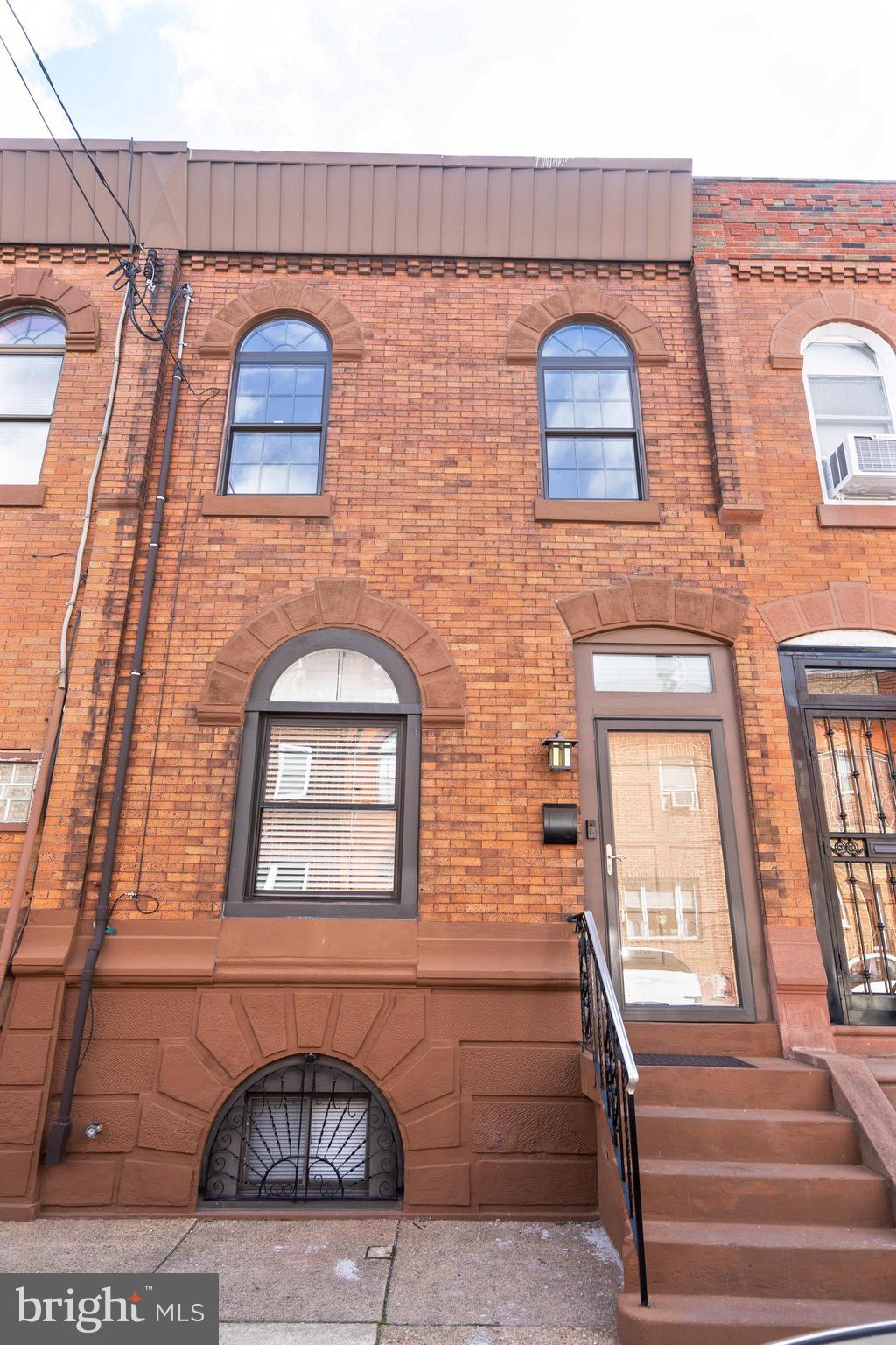 2427 South 13th Street Philadelphia, PA 19148 - Photo 2 of 35