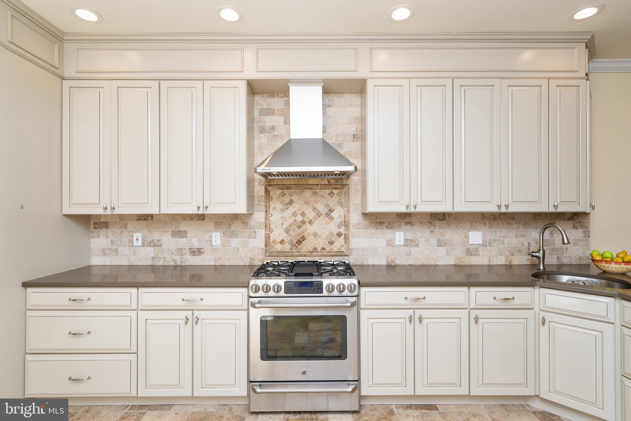 2427 South 13th Street Philadelphia, PA 19148 - Photo 12 of 35