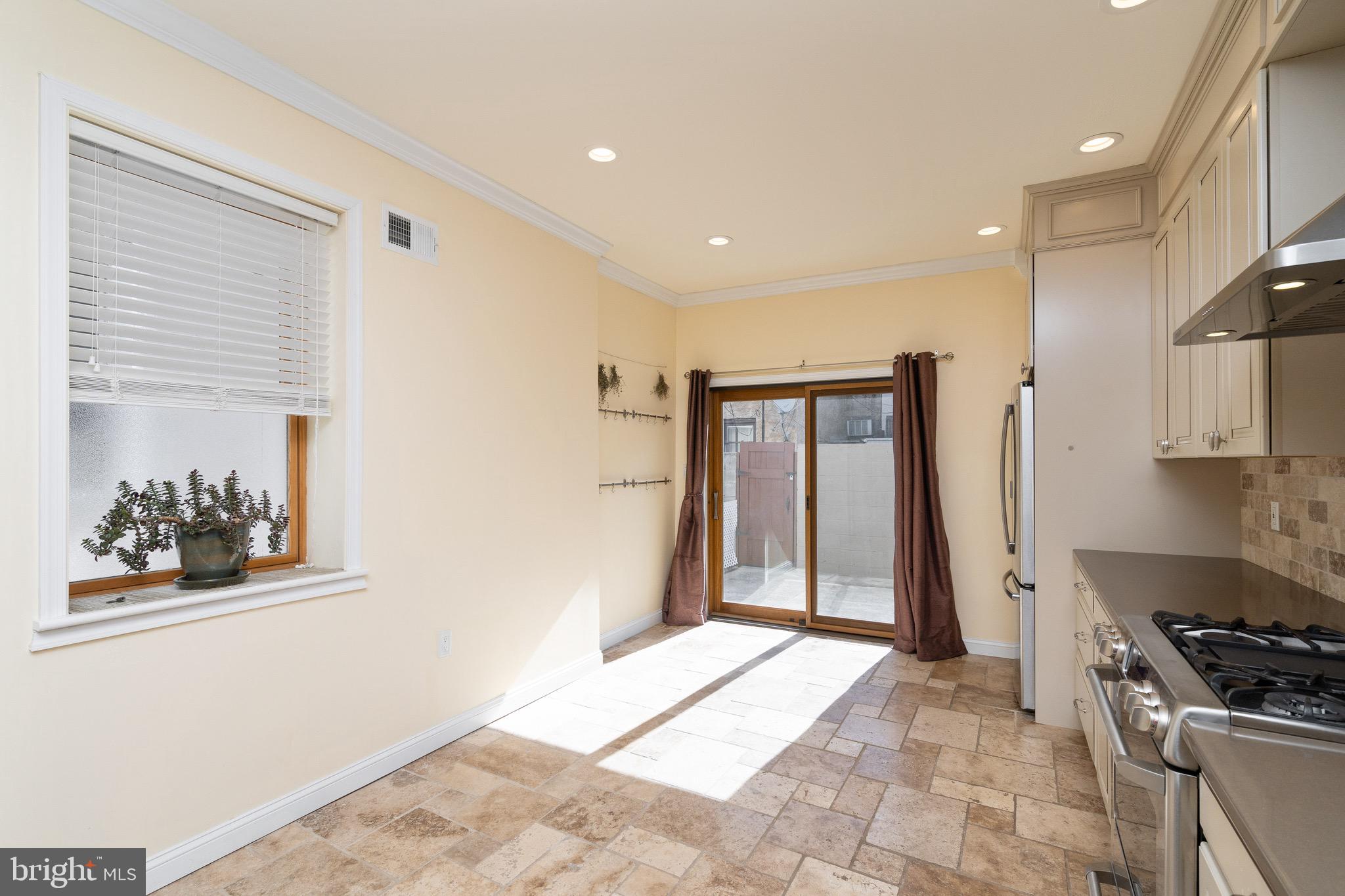2427 South 13th Street Philadelphia, PA 19148 - Photo 14 of 35